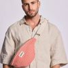 Sac banane Olivia Rayures Fines Rouge Hindbag Ambiance 2