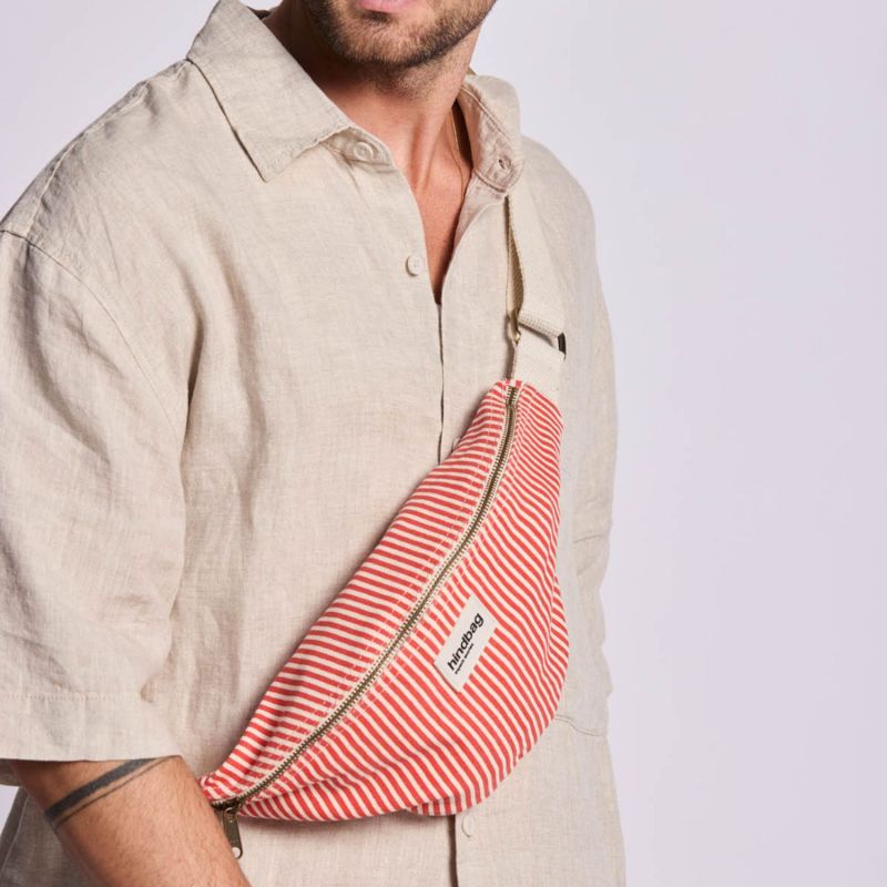 Sac banane Olivia Rayures Fines Rouge Hindbag Ambiance 6
