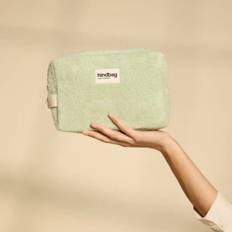 Trousse de toilette Leon en éponge Vert Hindbag Ambiance 2