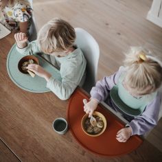 Bavoir à poche en silicone Cambridge blue confetti