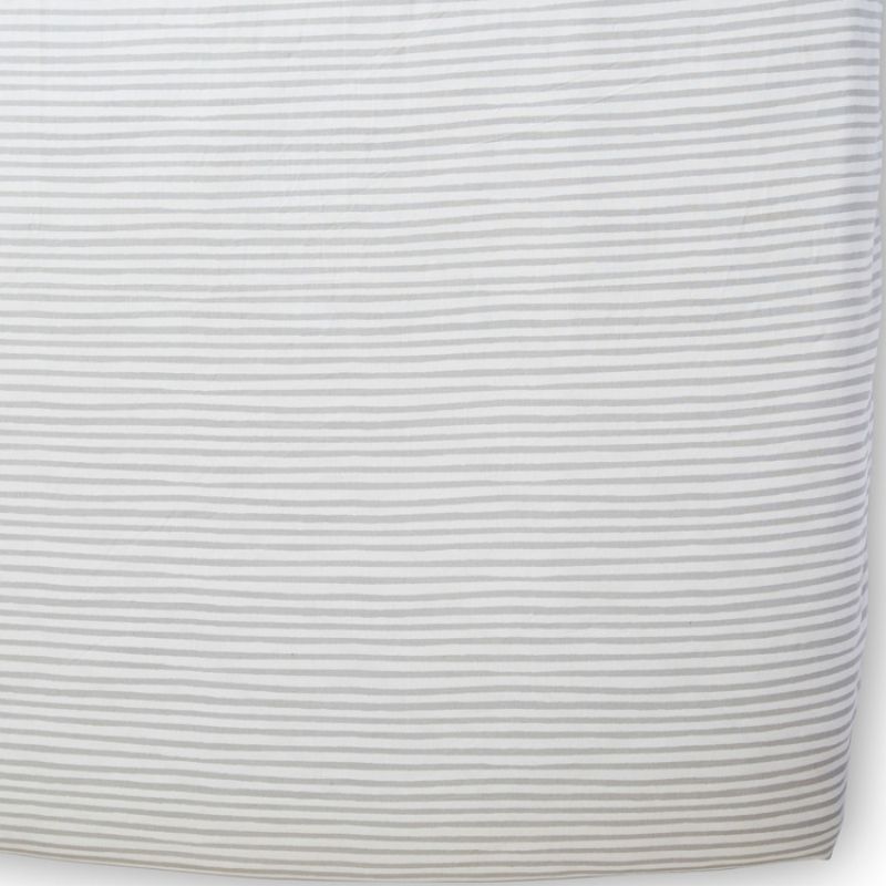 Drap housse Stripes Away Pebble rayures grises (70 x 140 cm) Pehr 