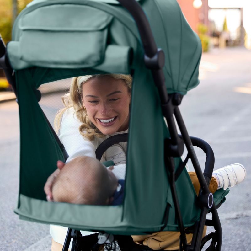 Poussette 2 en 1 3D Travel Mate Luxe Evergreen Kids2 Ambiance 6