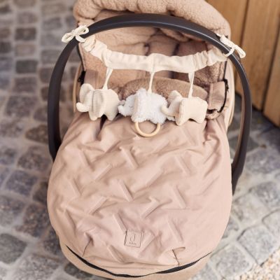 Nid d'ange passe sangle Embossed Milky Coffee (groupe 0+)