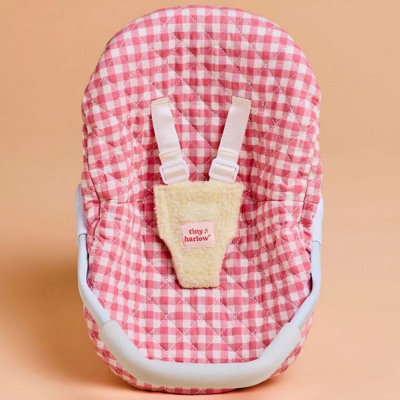 Siège auto pour poupée Vichy Rose Tiny Harlow Ambiance 1