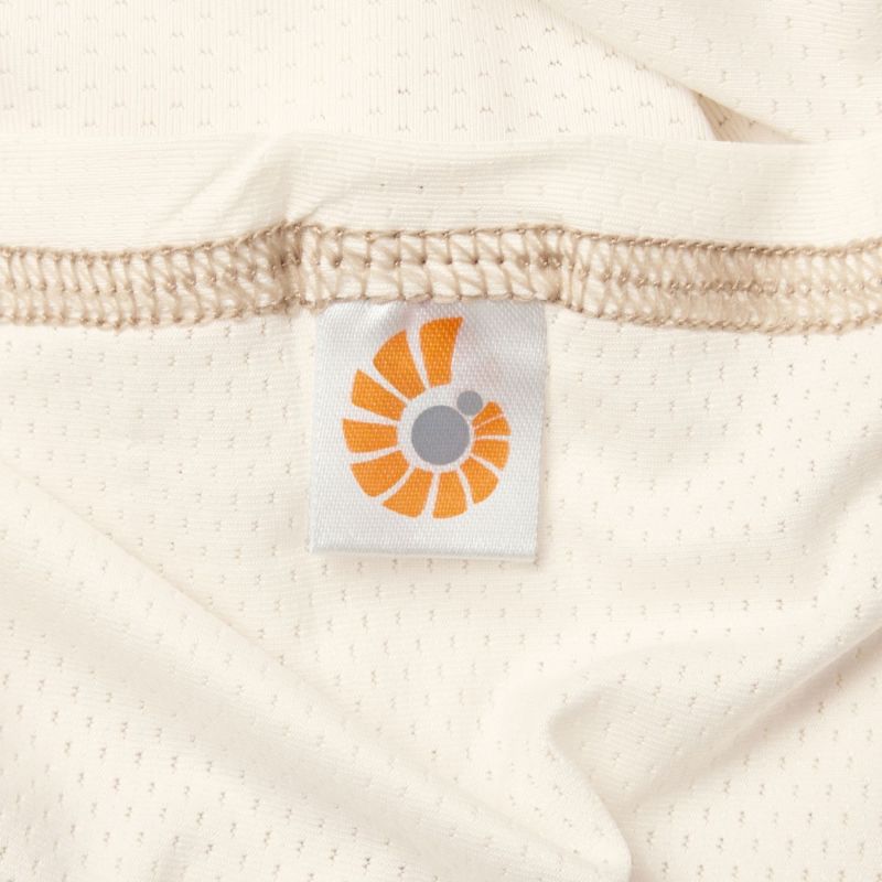 Echarpe de portage Aura Mesh Cream Ergobaby Ambiance 4