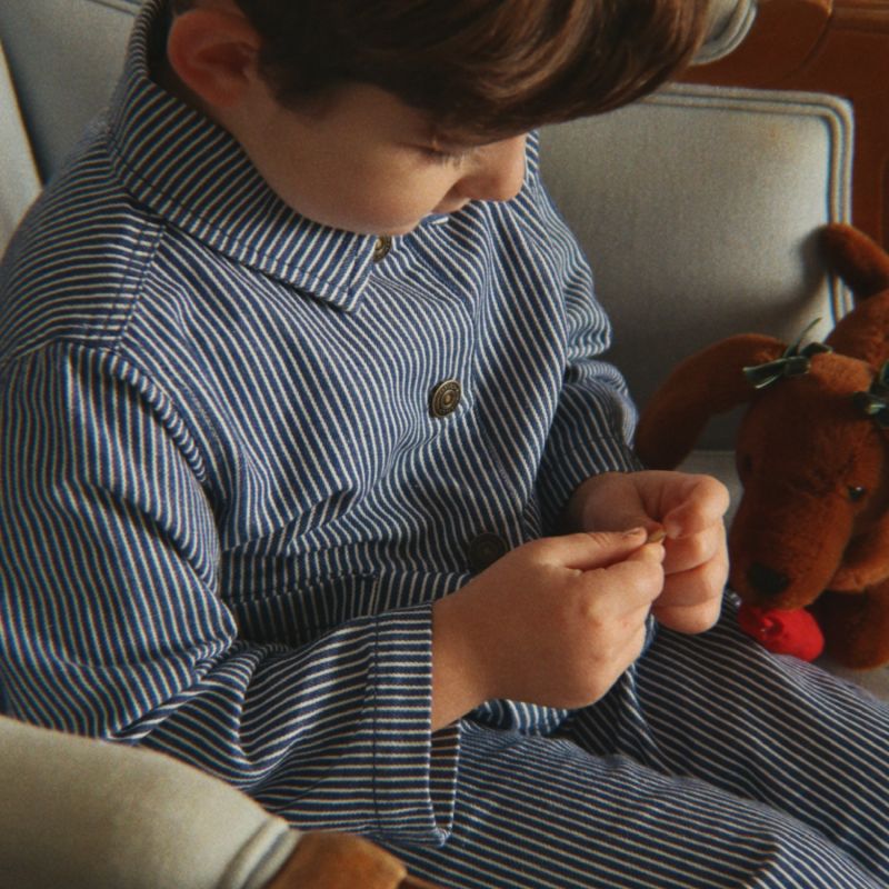 Peluche chien saucisse chorizo et son panier Konges Sløjd Ambiance 8
