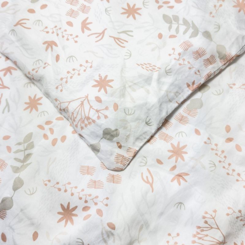 Housse de couette en coton bio Yukari Peach (75 x 120 cm) Kadolis Ambiance 4
