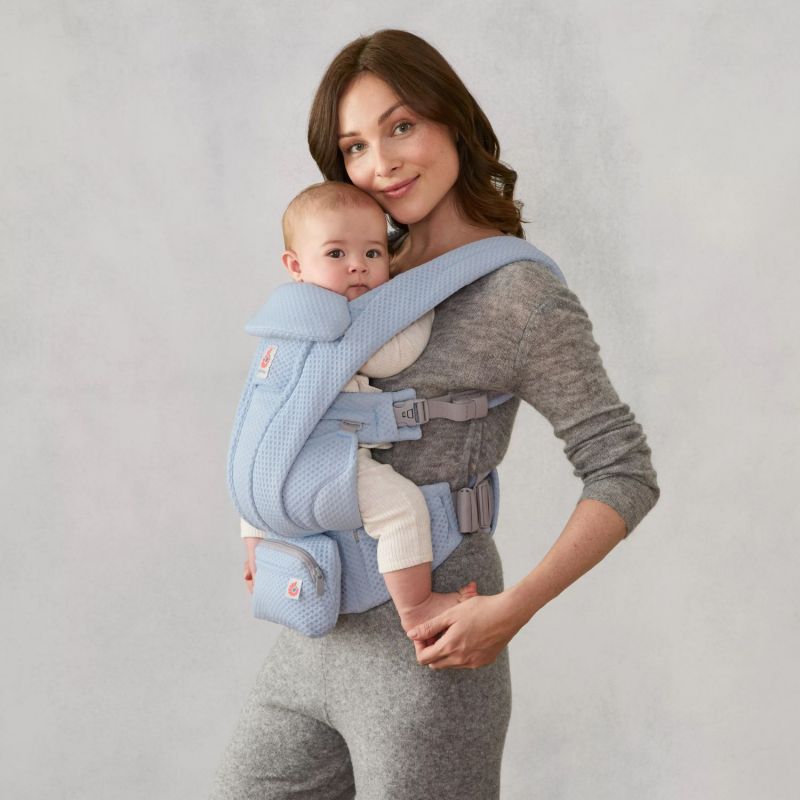 Porte bébé Omni Deluxe Mesh Serene Blue Ergobaby Ambiance 7