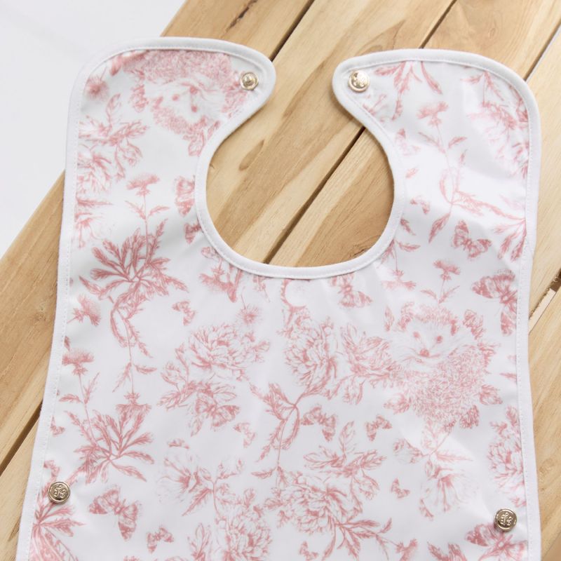 Bavoir enduit Toile de Jouy rose thé Tartine et Chocolat Ambiance 3