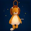 Peluche lumineuse Lion Mamba La forêt Mawa (28 cm) Moulin Roty Ambiance 2