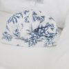 Bonnet de naissance Toile de Jouy bleu Tartine et Chocolat Ambiance 2