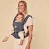 Porte bébé Omni Classic Mesh Charcoal Grey Ergobaby Ambiance 7