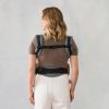 Porte bébé Omni Classic Mesh Charcoal Grey Ergobaby Ambiance 8