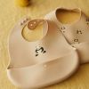 Lot de 2 bavoirs en silicone Ember Panda Sandy Liewood Ambiance 4