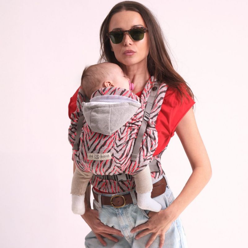 Porte bébé HoodieCarrier 2 Pink Bazar Love Radius Ambiance 4