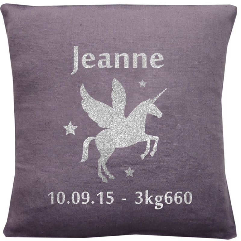 Coussin de naissance prune personnalisable (45 x 45 cm) Les Griottes