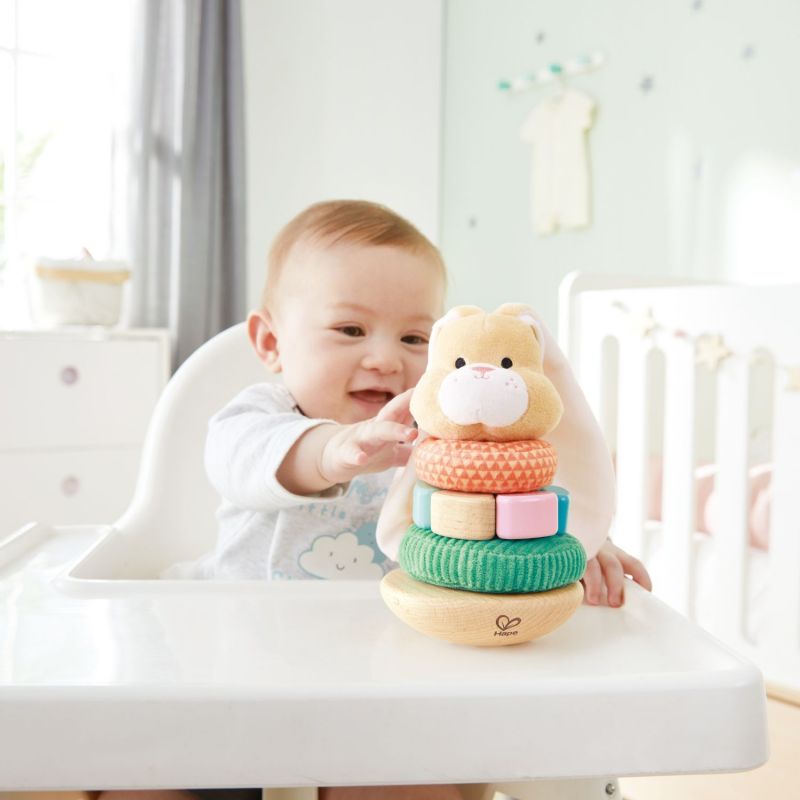 Lapin à empiler en bois et tissu Hape Ambiance 6