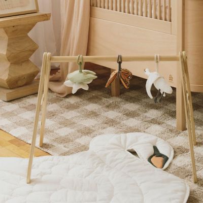 Arche d'éveil bébé en bois avec 3 jouets sensoriels
