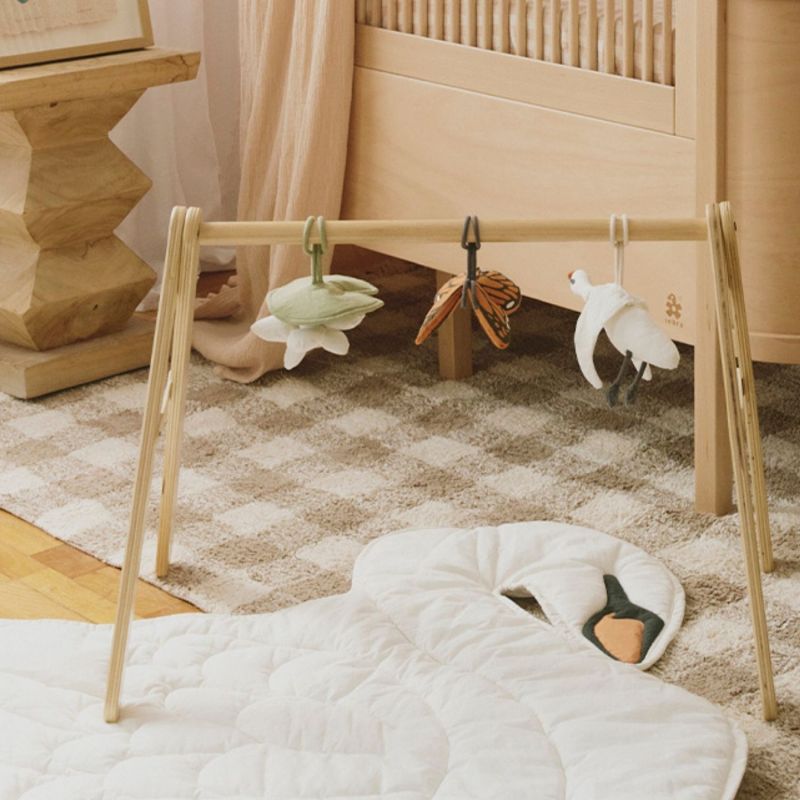 Arche d'éveil bébé en bois avec 3 jouets sensoriels Lorena Canals Produit 2