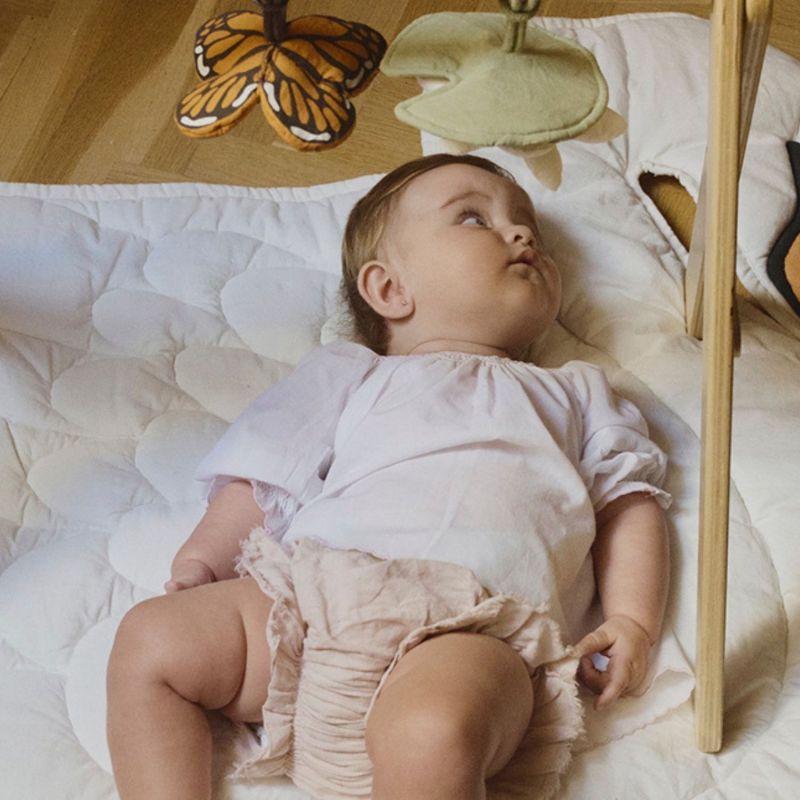Arche d'éveil bébé en bois avec 3 jouets sensoriels Lorena Canals Produit 4