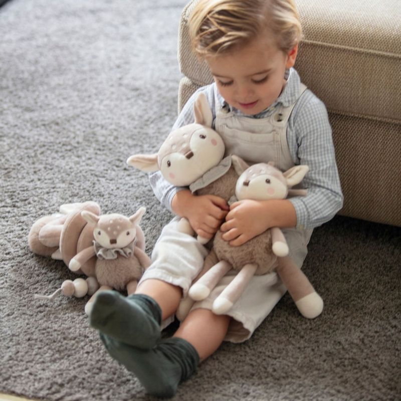 Peluche petit cerf Nara (39 cm) Pasito a pasito Ambiance 5