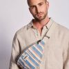 Sac banane Olivia Rayures Larges Bleu Hindbag Ambiance 5