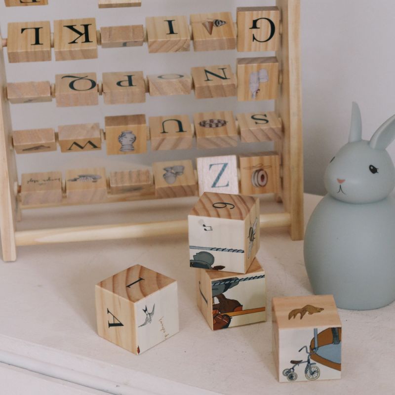 Cadre de cubes en bois abécédaire Konges Slojd Ambiance 2