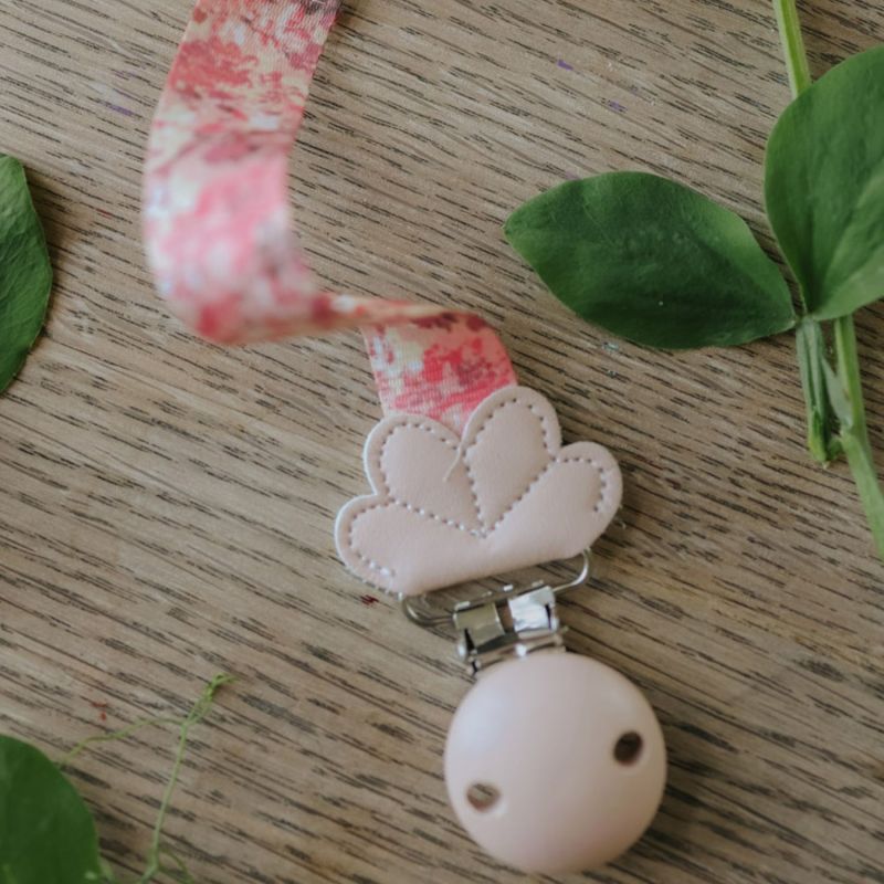 Attache sucette Wood River Rose Elodie Details Ambiance 7