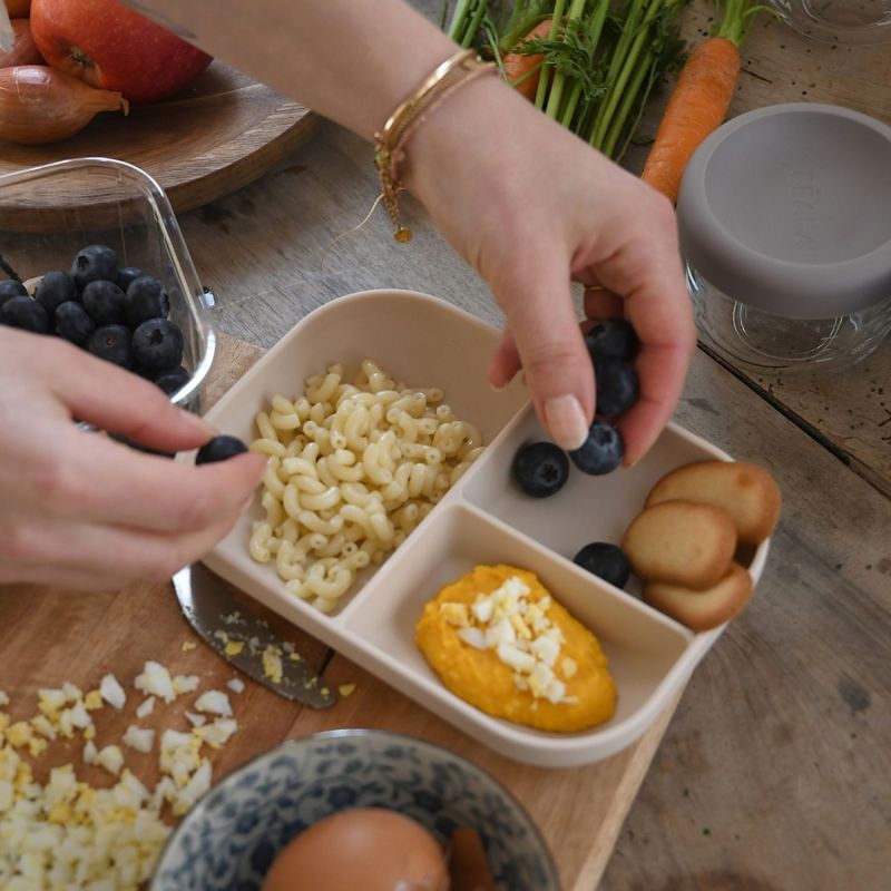 Assiette compartimentée silicone Argile Béaba Ambiance 3