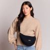 Sac banane Andrea Laine Marine Hindbag Ambiance 2