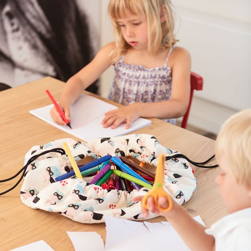 Sac à jouets 2 en 1 Noomad Mini Supergirl Play&Go Ambiance 2