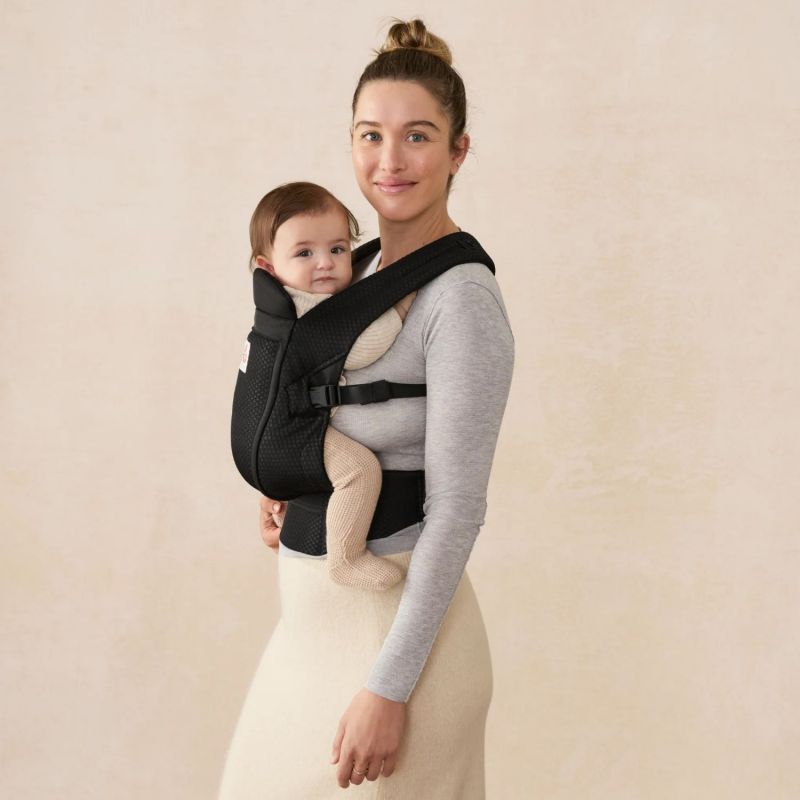 Porte bébé Omni Lite Mesh Onyx Black Ergobaby Ambiance 5