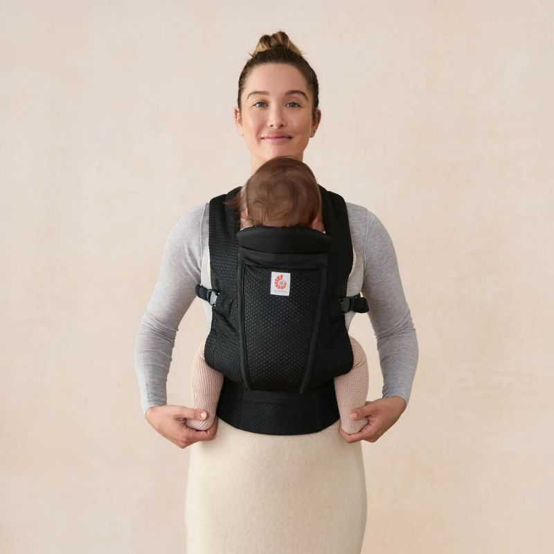 Porte bébé Omni Lite Mesh Onyx Black Ergobaby Ambiance 6