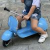 Porteur scooter bleu  par Ambosstoys