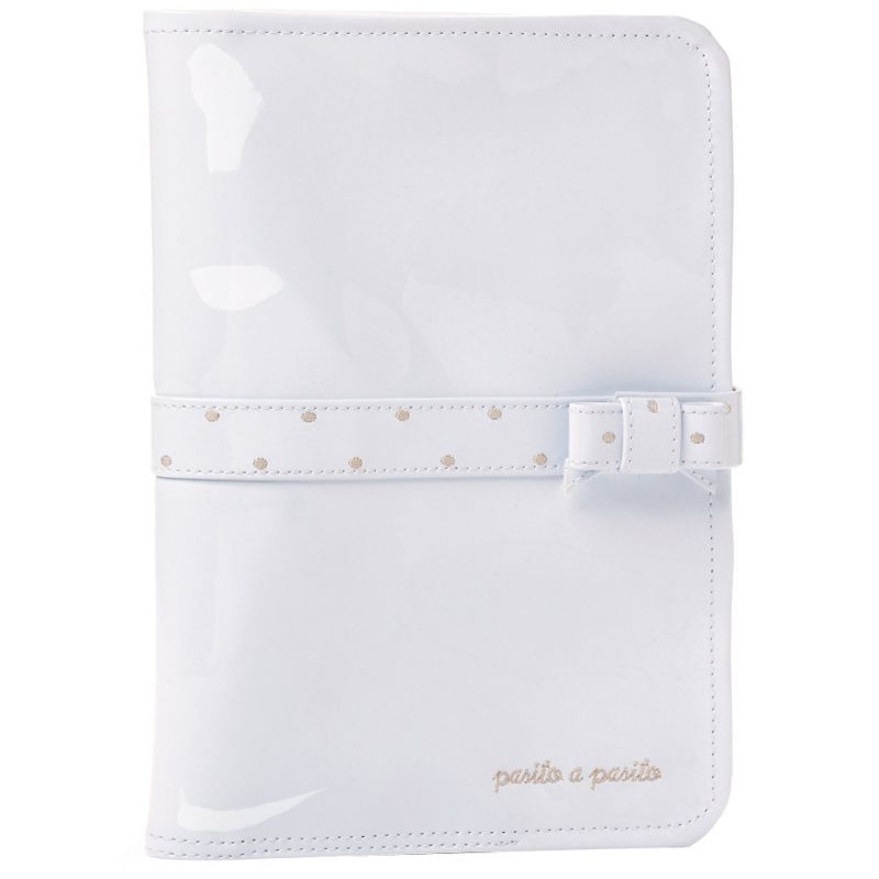 Protège carnet de santé éco cuir verni blanc à pois beige Pasito a pasito