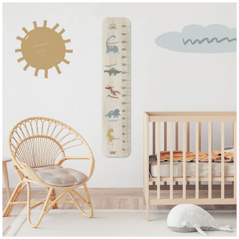 Toise en bois Collection 5 Dinos personnalisable Charlie et Suzie Ambiance 3