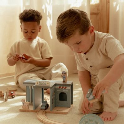 Commissariat de police en bois