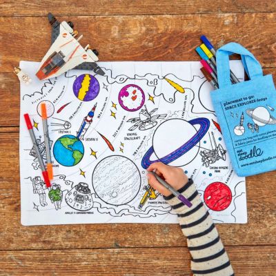 Set de table à colorier lavable et réutilisable Espace avec 10 feutres
