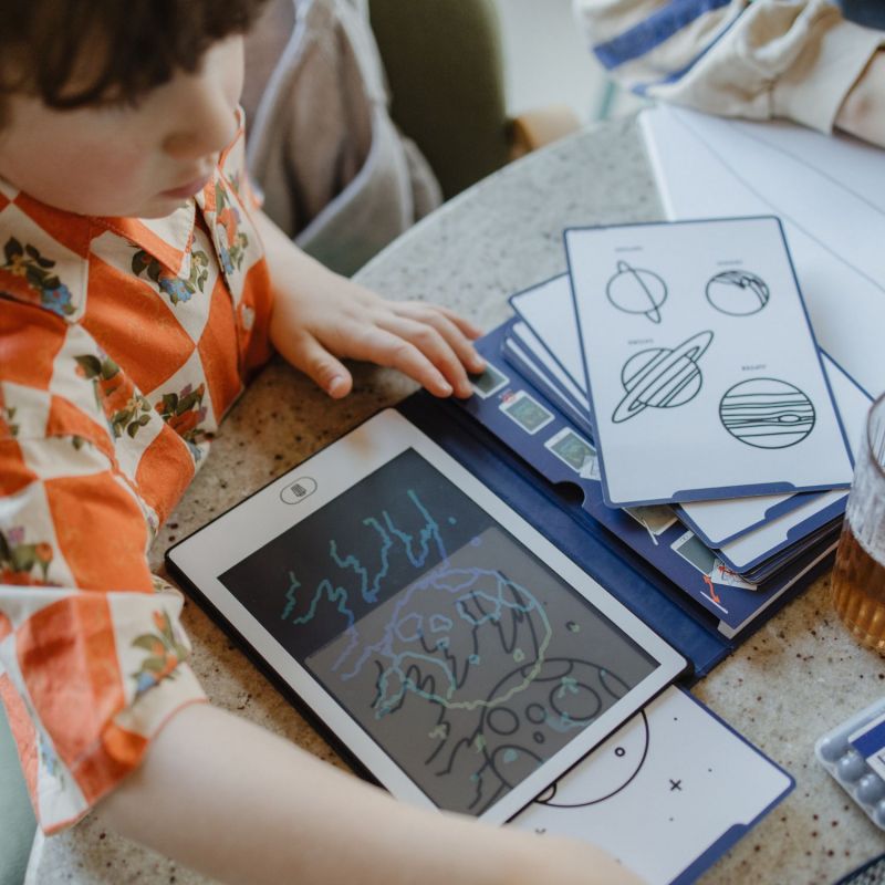 Tablette à dessin KIDYDRAW-MINI Galaxie bleue (3 ans et+) KIDYWOLF Ambiance 5