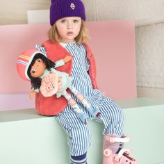 Poupée souple Liza en rollers (43 cm)