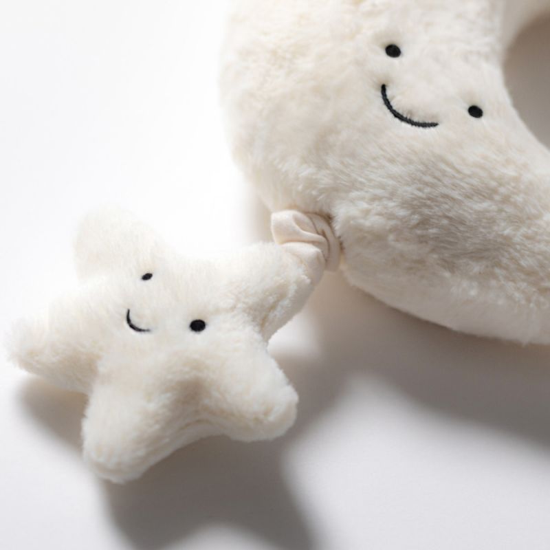 Image d'ambiance de présentation du produit Peluche musicale Amuseable Lune (28 cm) - Jellycat