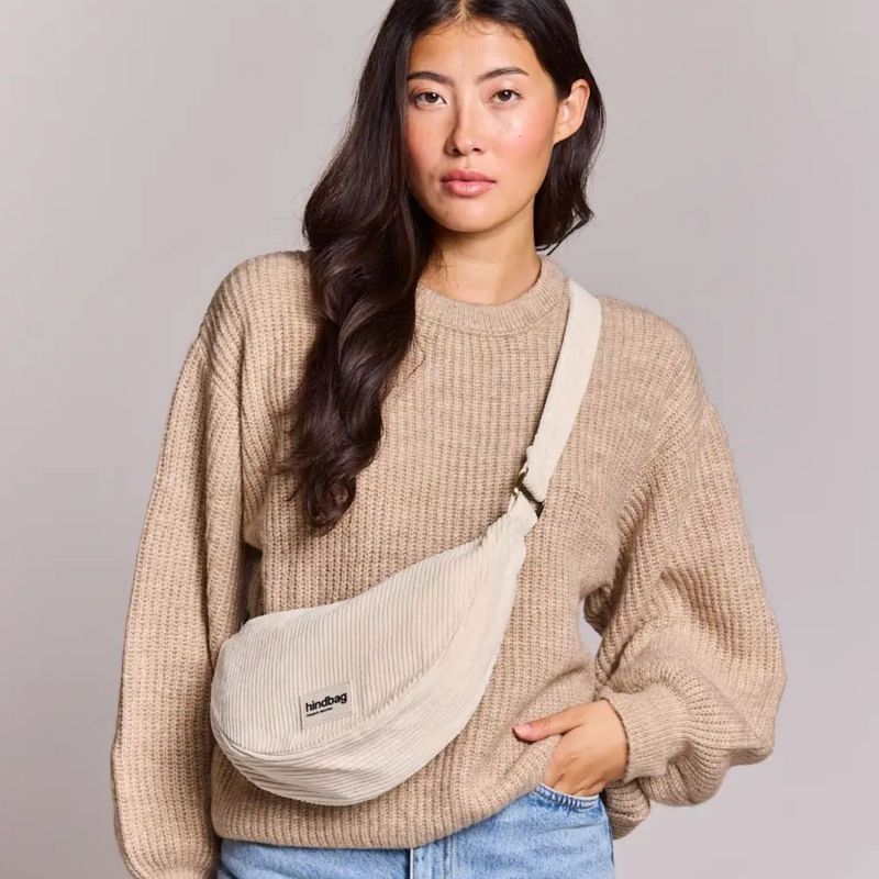 Sac banane Andrea Velours Beige Hindbag Ambiance 4