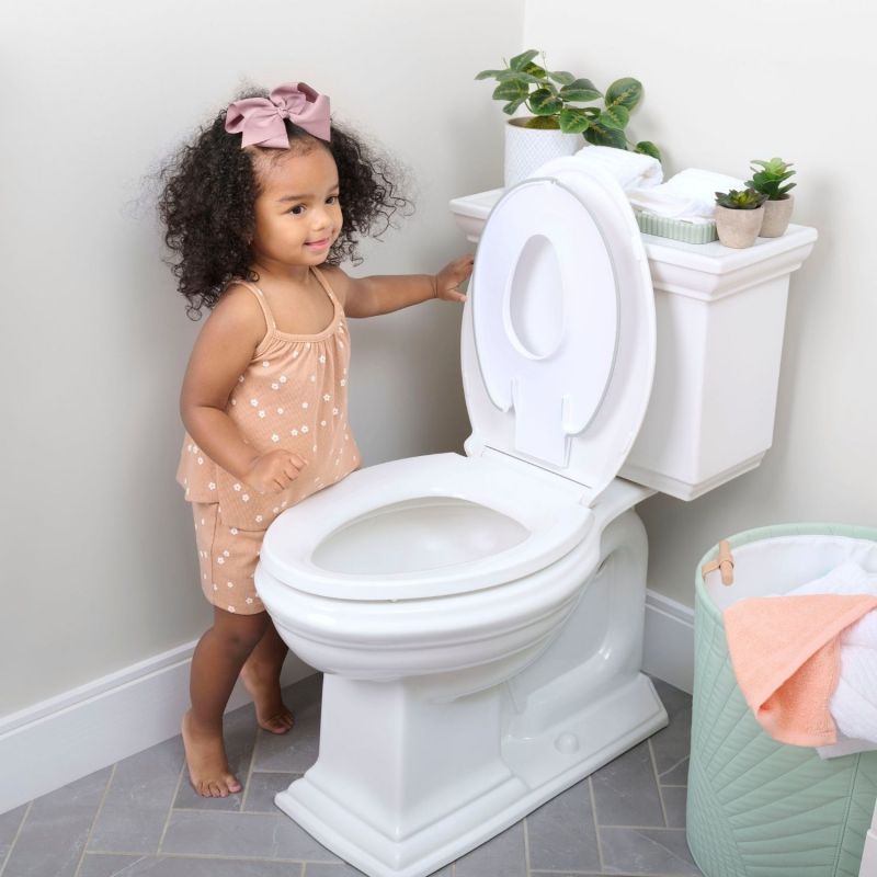 Réducteur de toilette semi-permanent Flip & Sit Ingenuity Ambiance 8