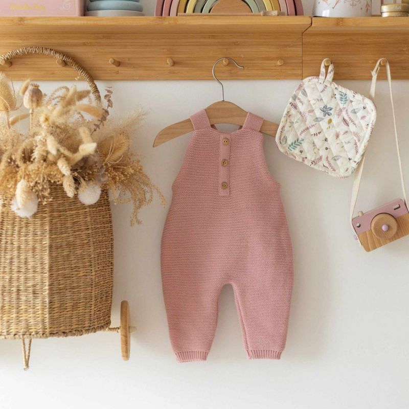 Salopette en maille Rose poudre (1-3 mois) Trois Kilos Sept Ambiance 4