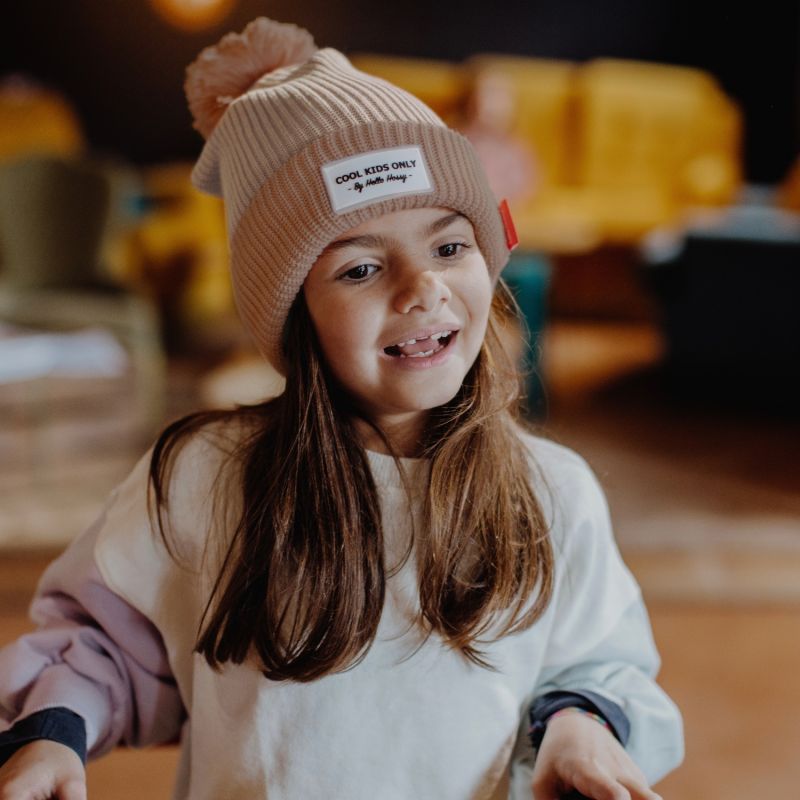 Bonnet Color Block Coffee (2-5 ans) Hello Hossy Ambiance 4