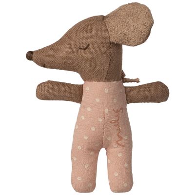 Bébé souris mi-endormie mi-éveillée dans une boîte d'allumettes Rose Maileg