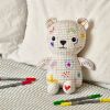 Ours en Peluche à colorier lavable et réutilisable Artie avec 10 feutres (25 cm) Eatsleepdoodle Ambiance 3