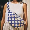 Banane à langer Comme un bonbon Romy damier bleu BEBEL Produit 1