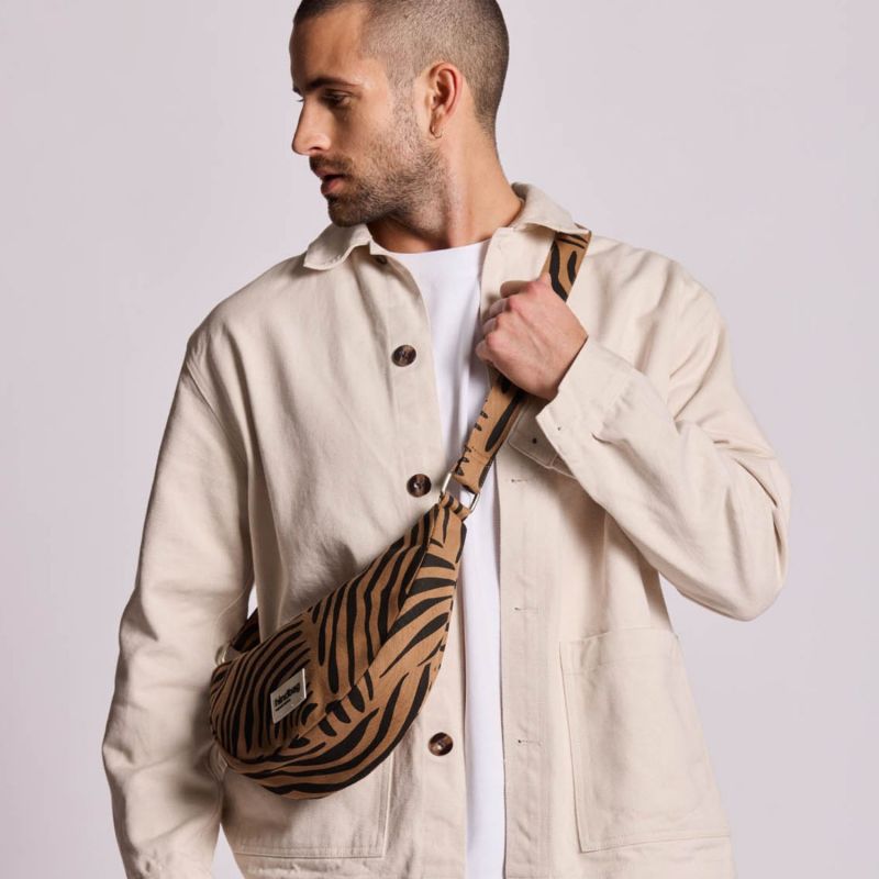 Sac banane Andrea Zèbre Cannelle Hindbag Ambiance 6