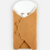 Couverture nomade en sherpa Mix & Match camel  par Noukie's